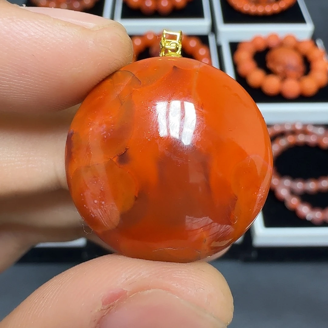 南红玛瑙18K金镶嵌川料瓦西满色满肉柿子红无事圆牌13.97g