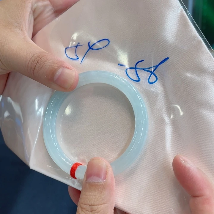 翡翠手镯未镶嵌买断