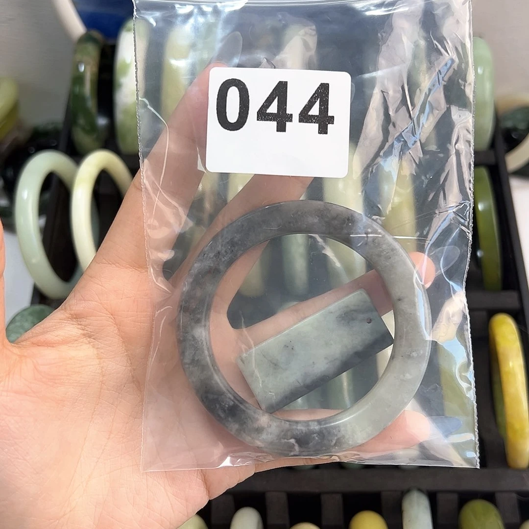 蛇纹石玉未镶嵌手镯煦*