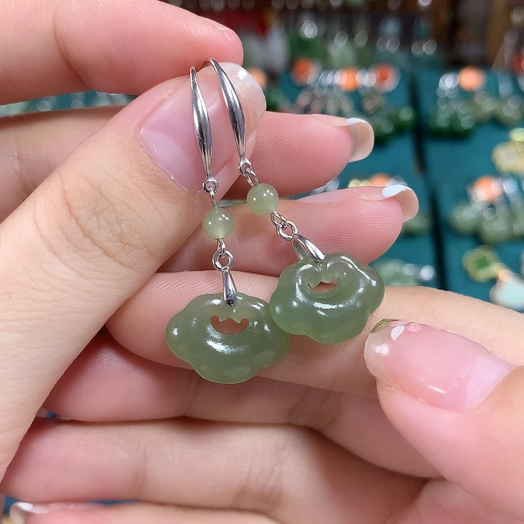 和田玉银S925镶嵌耳饰如意卡16左右