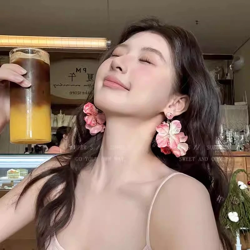 铜合金耳饰 一眼沦陷~粉色干枯玫瑰花朵耳钉女款大气海边耳环耳饰