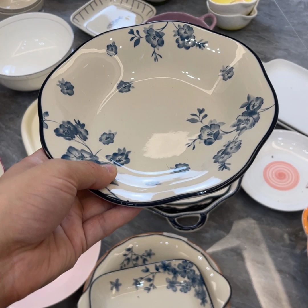陶瓷微瑕餐具介意勿拍，满18飞！