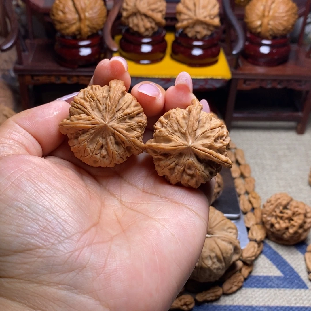 ****⁶吊坠桃核三棱全品40