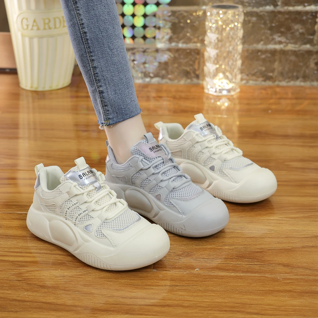 春季ins新款小白鞋爆款网面透气女学生百搭透气运动板鞋休闲女鞋