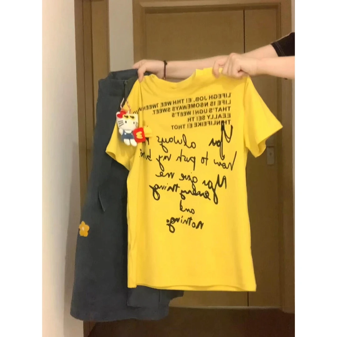 美式高街潮牌涂鸦字母印花黄色短袖t恤女夏季设计感显瘦正肩上衣