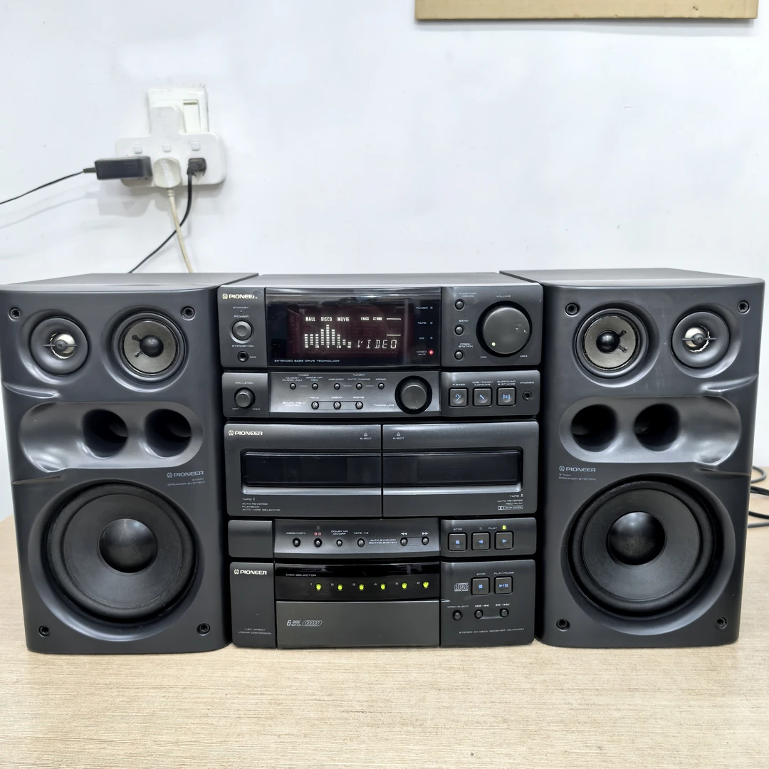 9新  XF音响，功能正常使用，邮费自理