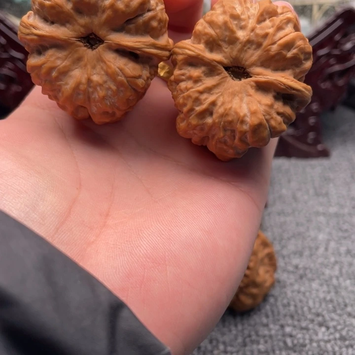 长***死核桃蛤蟆头文玩C04