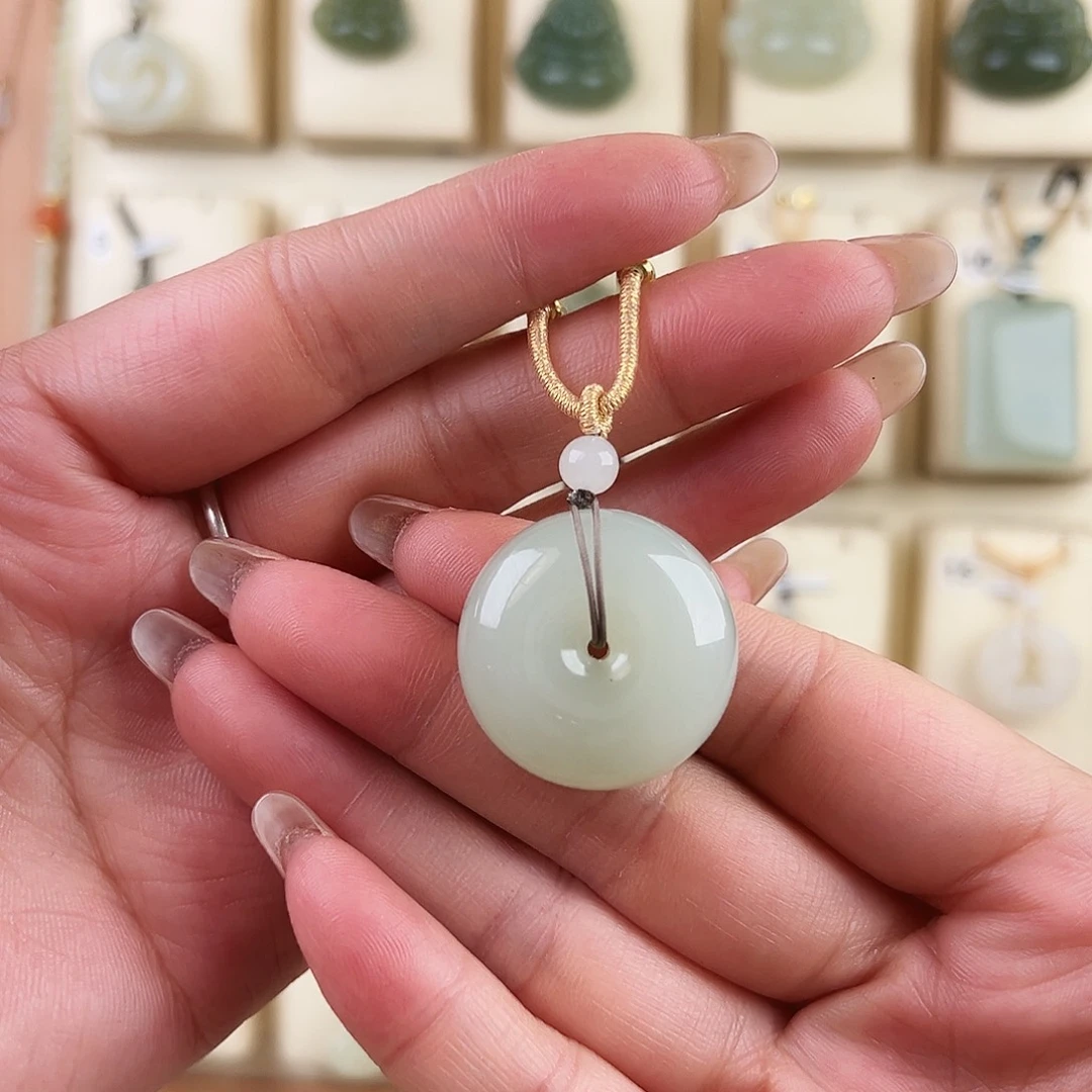 凉***和田玉未镶嵌颈饰