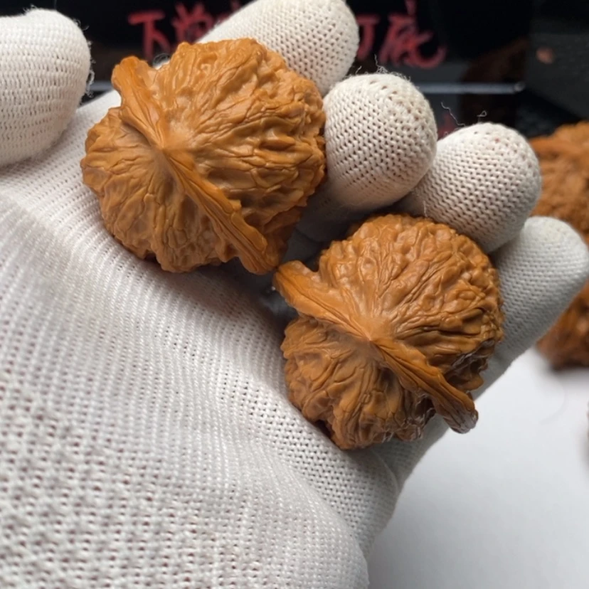【闪购商品】文玩核桃把件妙**空45梨木台