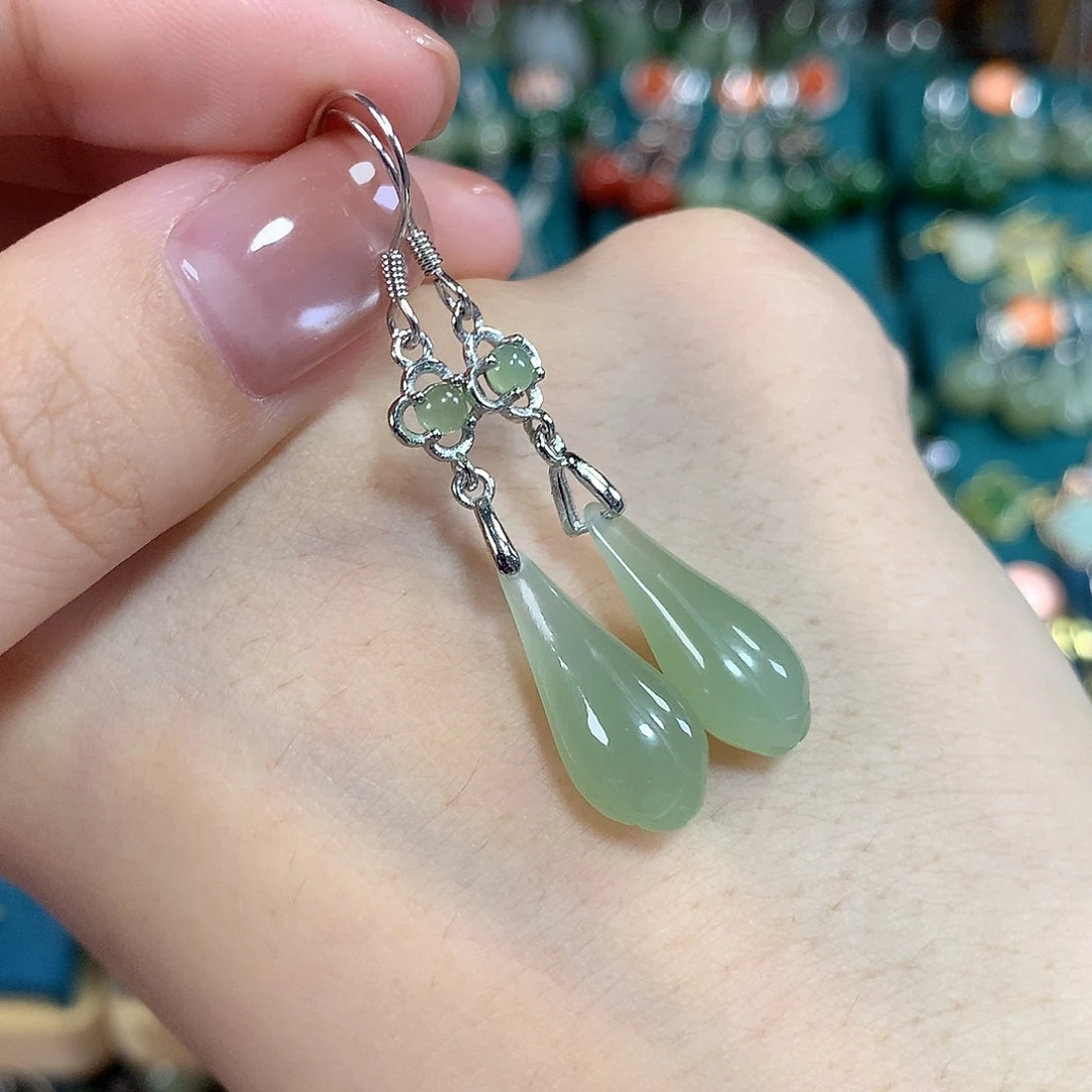 和田玉银S925镶嵌耳饰玉兰花卡19+左右