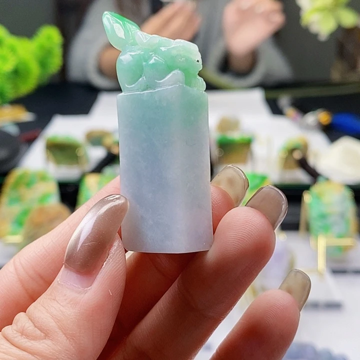 颈饰未镶嵌翡翠翡翠A货