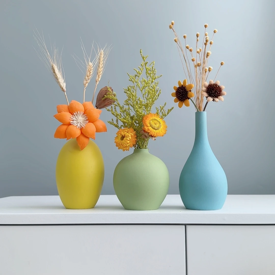 摆件陶瓷小花瓶含花总高约20-30cm