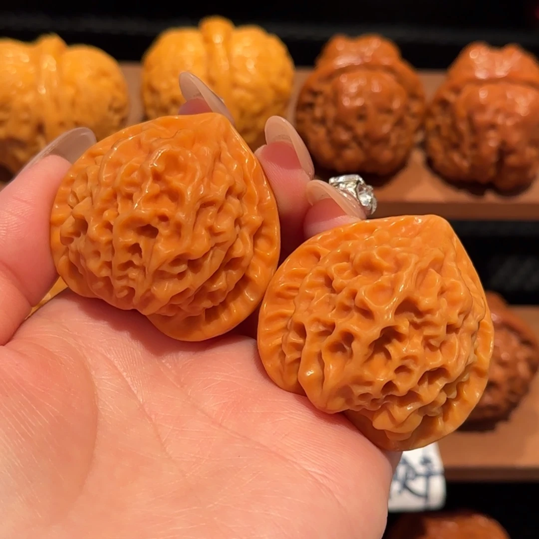 文玩核桃吊坠收仓级，向日葵43 精品472