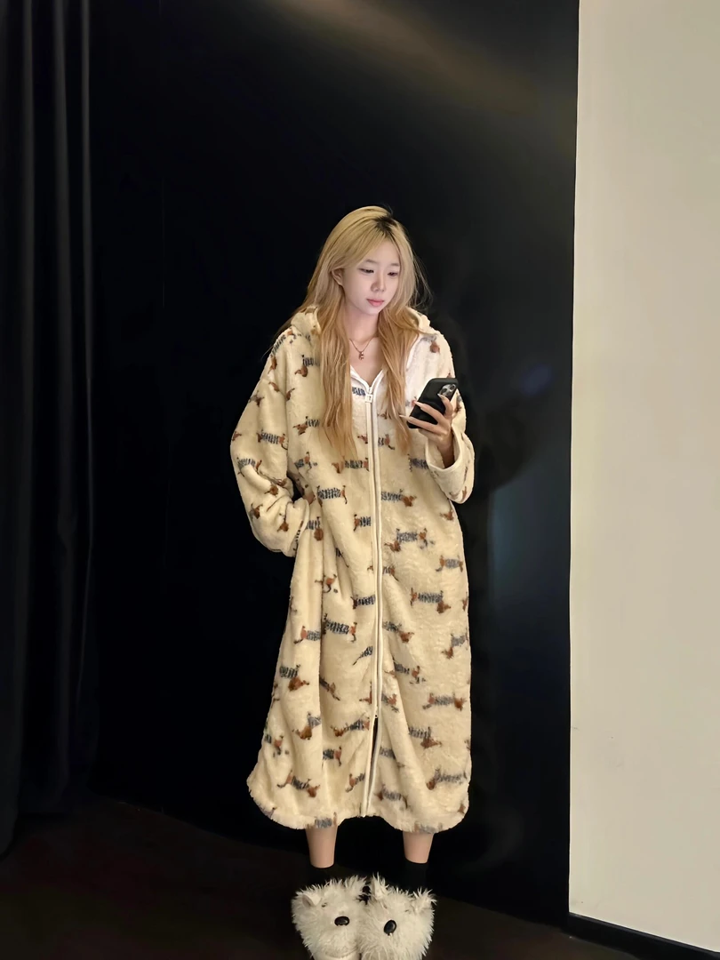 软萌可爱腊肠狗满印连帽珊瑚绒女款冬季毛绒保暖家居服套装可外穿