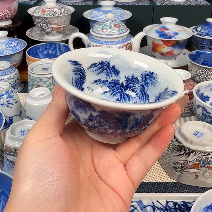 瓷片青花山水满绘压手杯