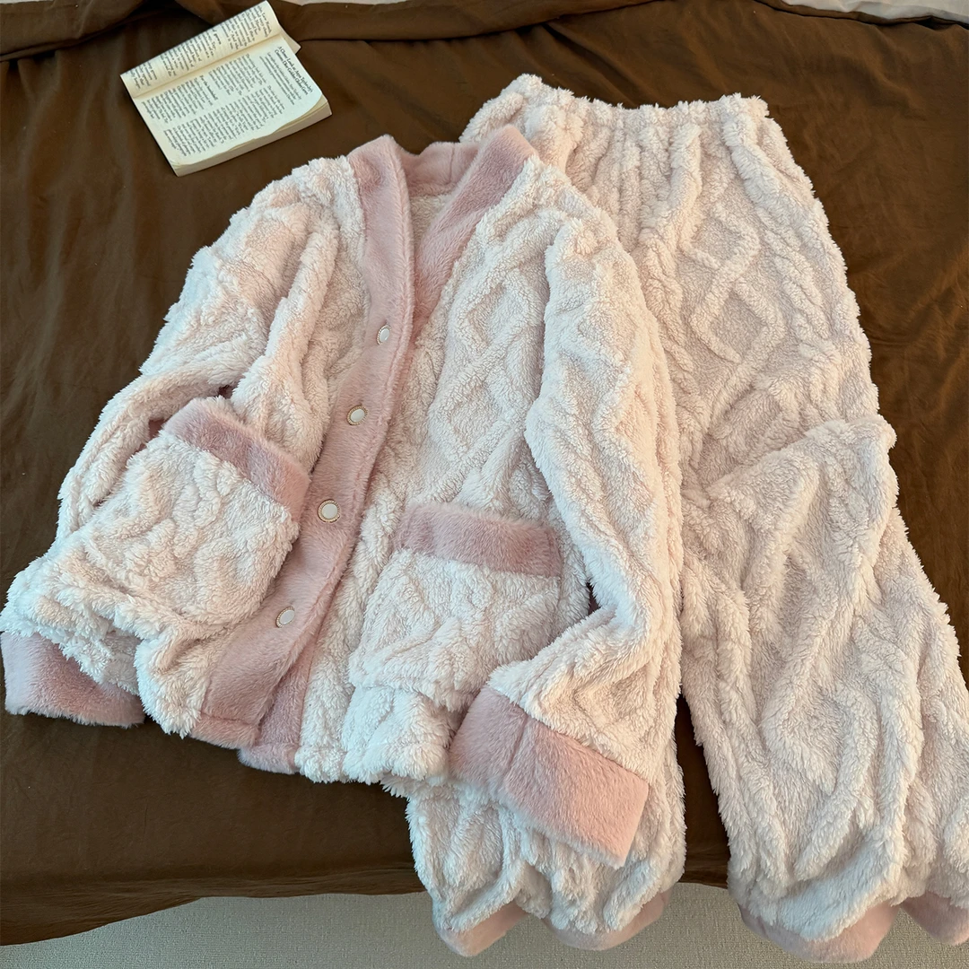 睡衣女生新款冬季加厚保暖珊瑚绒开衫V领米色高级感法兰绒家居服