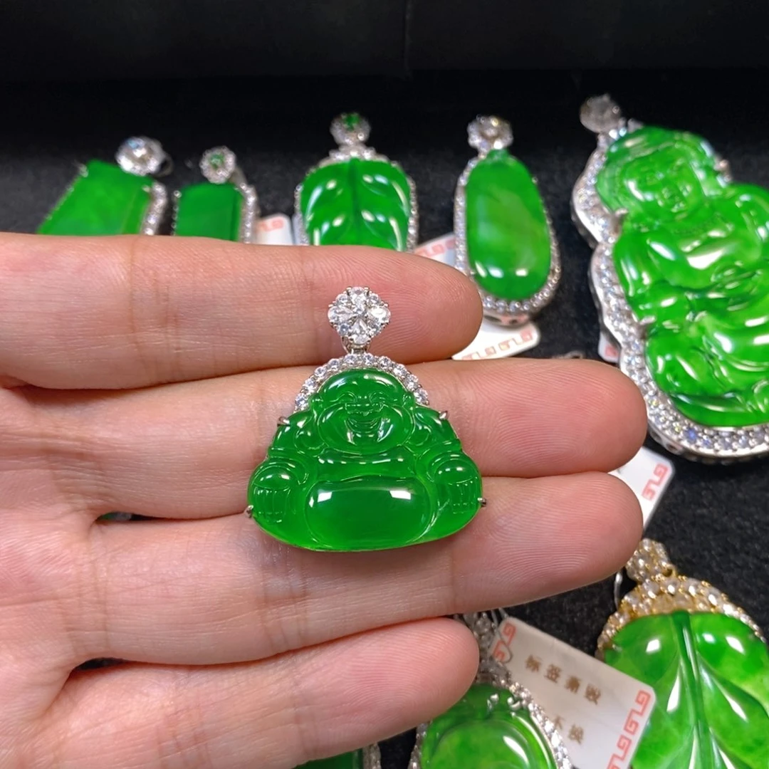 颈饰银S925镶嵌翡翠佛公吊坠