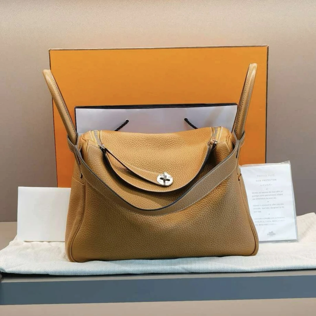 99新 Hermes/爱马仕 【杨贵妃专属】/芝麻色lindy30单肩包荔枝纹