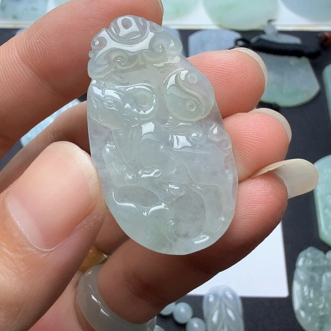 翡翠未镶嵌吊坠(赠链)天然缅甸翡翠A货牛牌