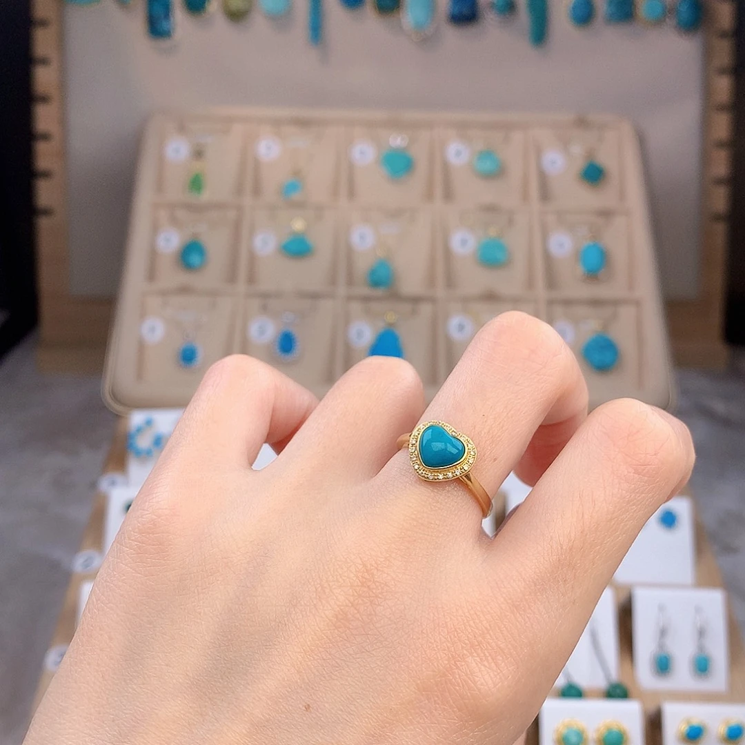 绿松石18K金镶嵌戒指