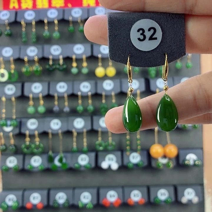 和田玉18K金镶嵌耳饰