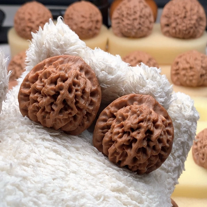 K***'文玩核桃把件秦闷