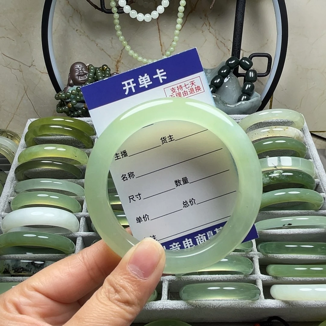 白***茨蛇纹石玉未镶嵌手镯