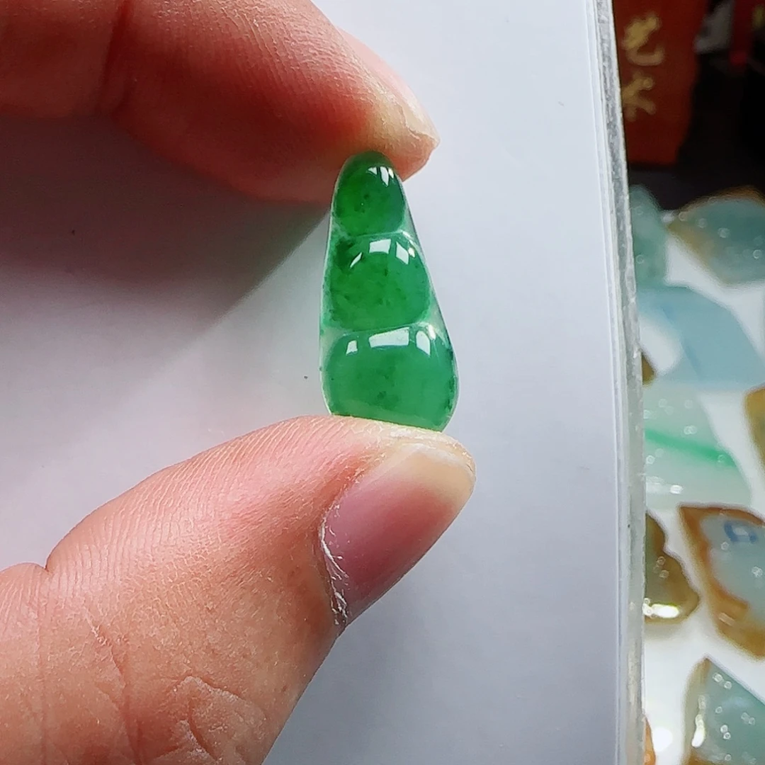 定制翡翠未镶嵌翡翠