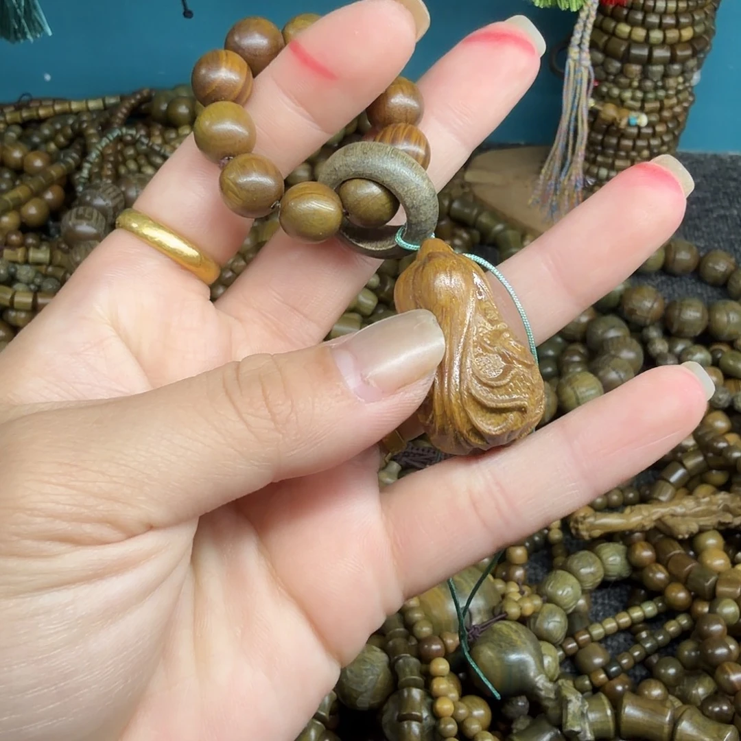 维腊木（绿檀）无事牌