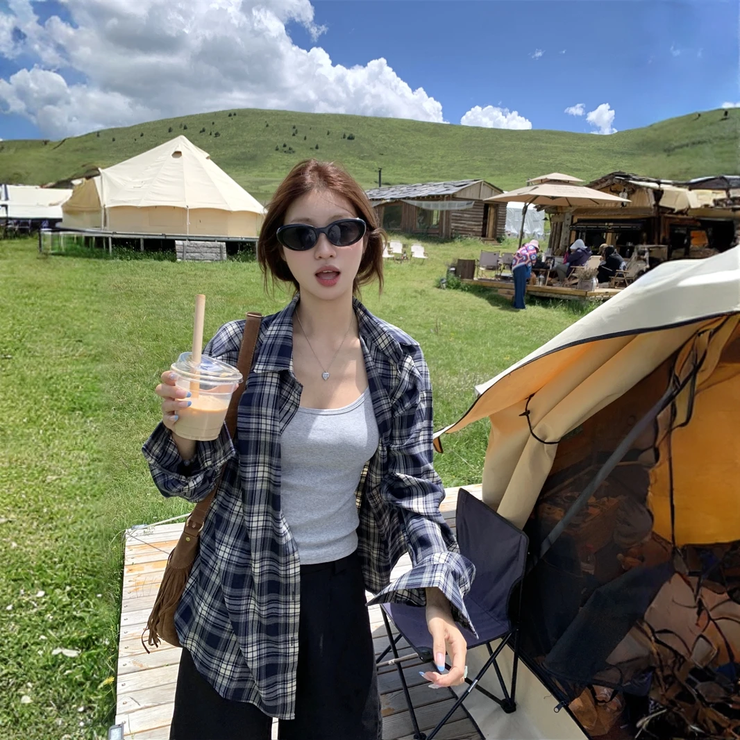 2025新款复古藏青色格子衬衫外套女秋季休闲宽松衬衣设计感上衣