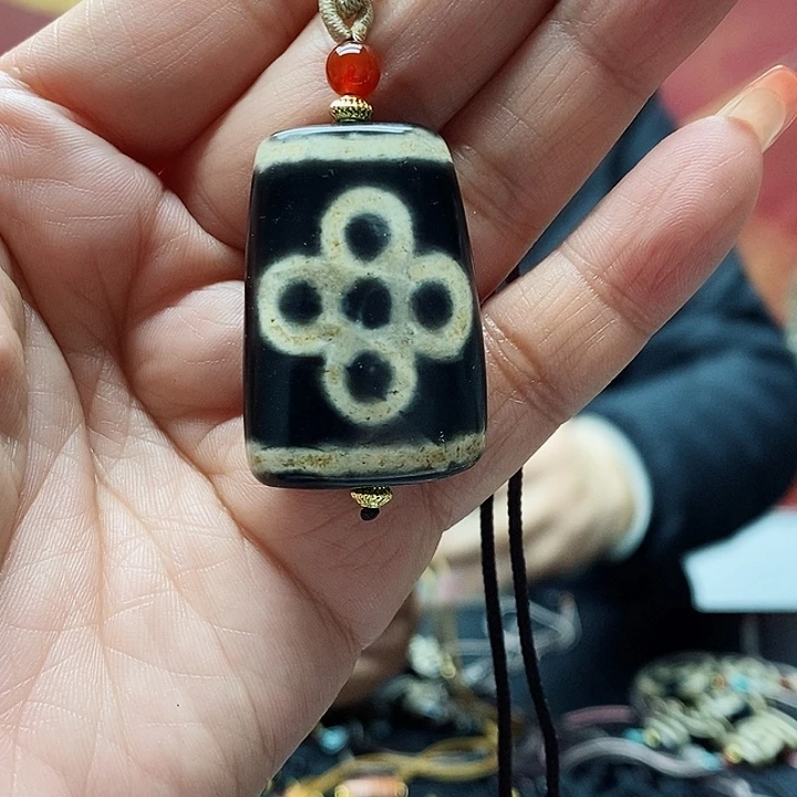 玛瑙/玉髓颈饰合金