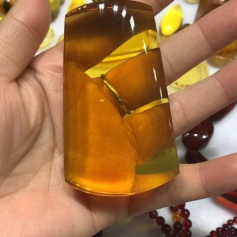 琥珀颈饰未镶嵌蓝珀牌子