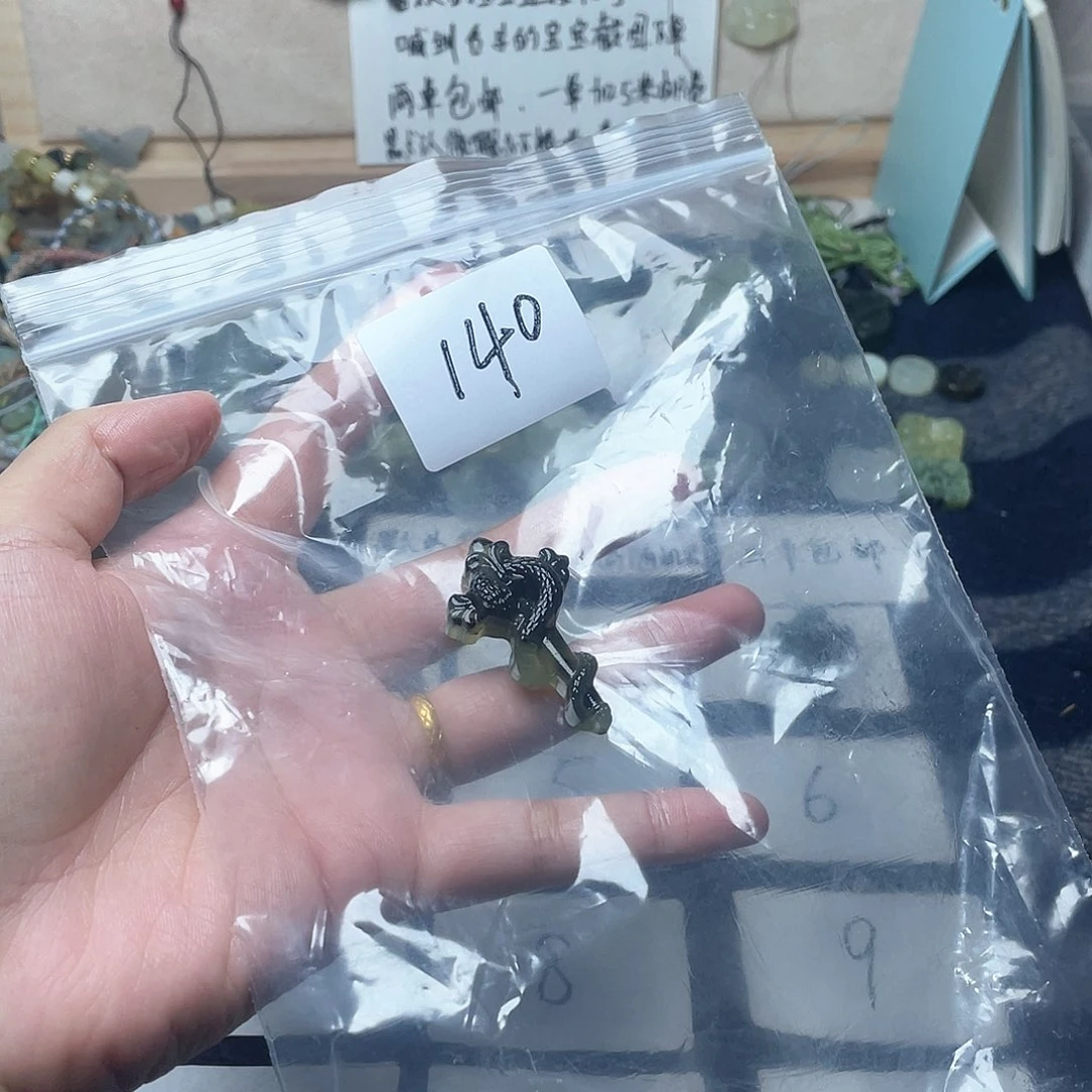 蛇纹石玉颈饰未镶嵌春***i