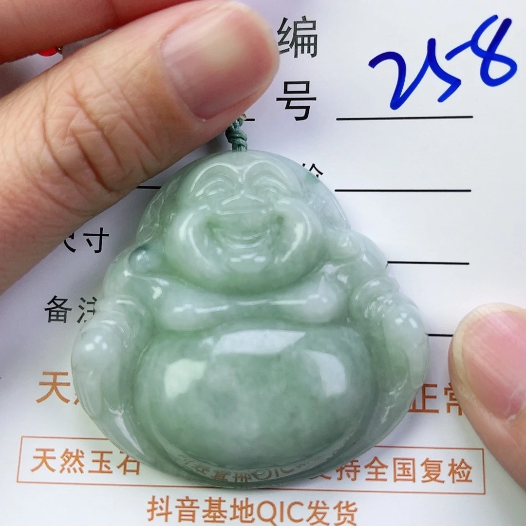 翡翠颈饰未镶嵌佛公