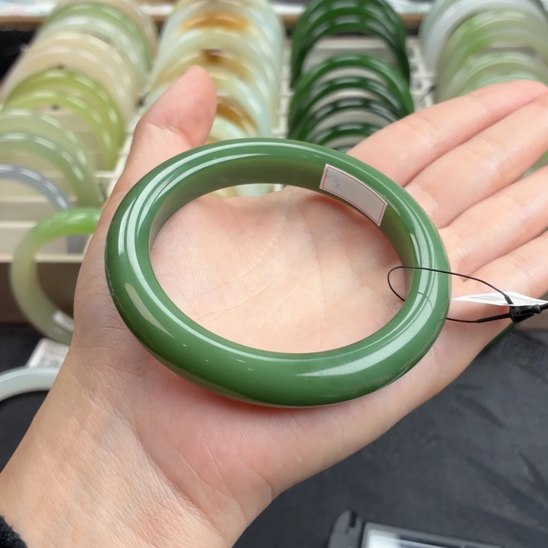 和田玉未镶嵌手镯-碧玉夹层细料瓷绿30