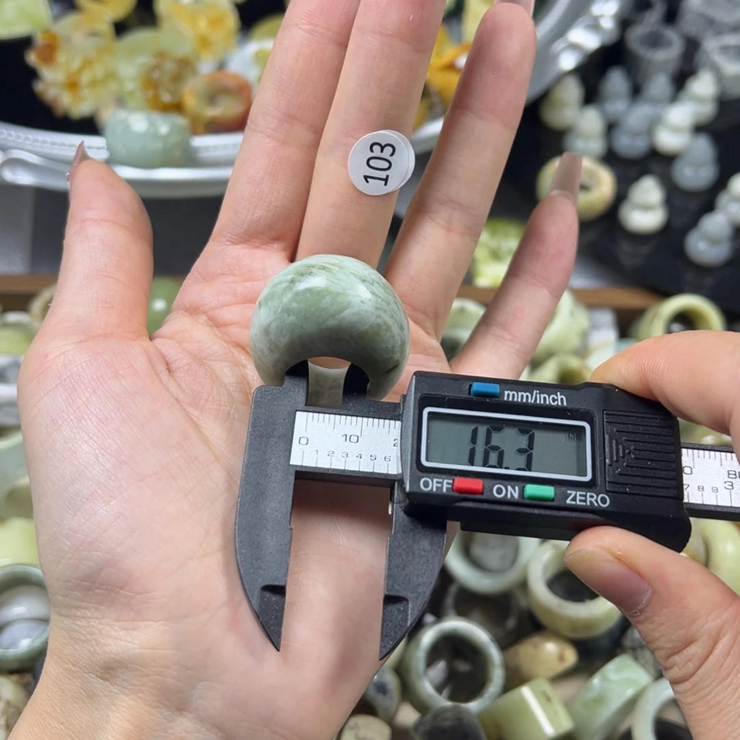 蛇纹石玉未镶嵌戒指