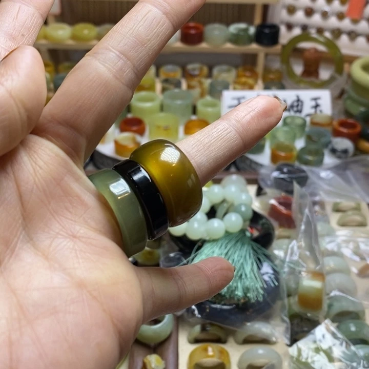 翛****岫玉未镶嵌戒指岫玉精品指环