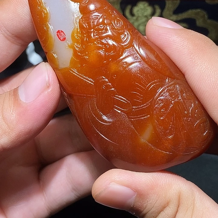 高***！和田玉未镶嵌颈饰CC