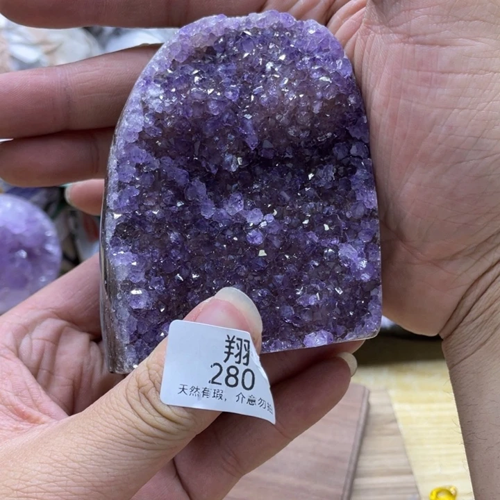 未镶嵌水晶大型摆件（非配饰）
