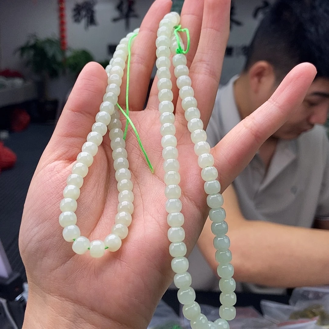 和田玉未镶嵌颈饰颜色多样性发拍一发一