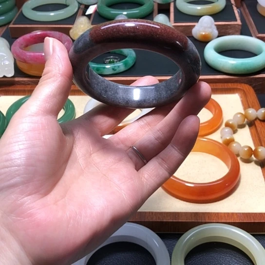 喵***e石英质玉（黄龙玉）未镶嵌手镯