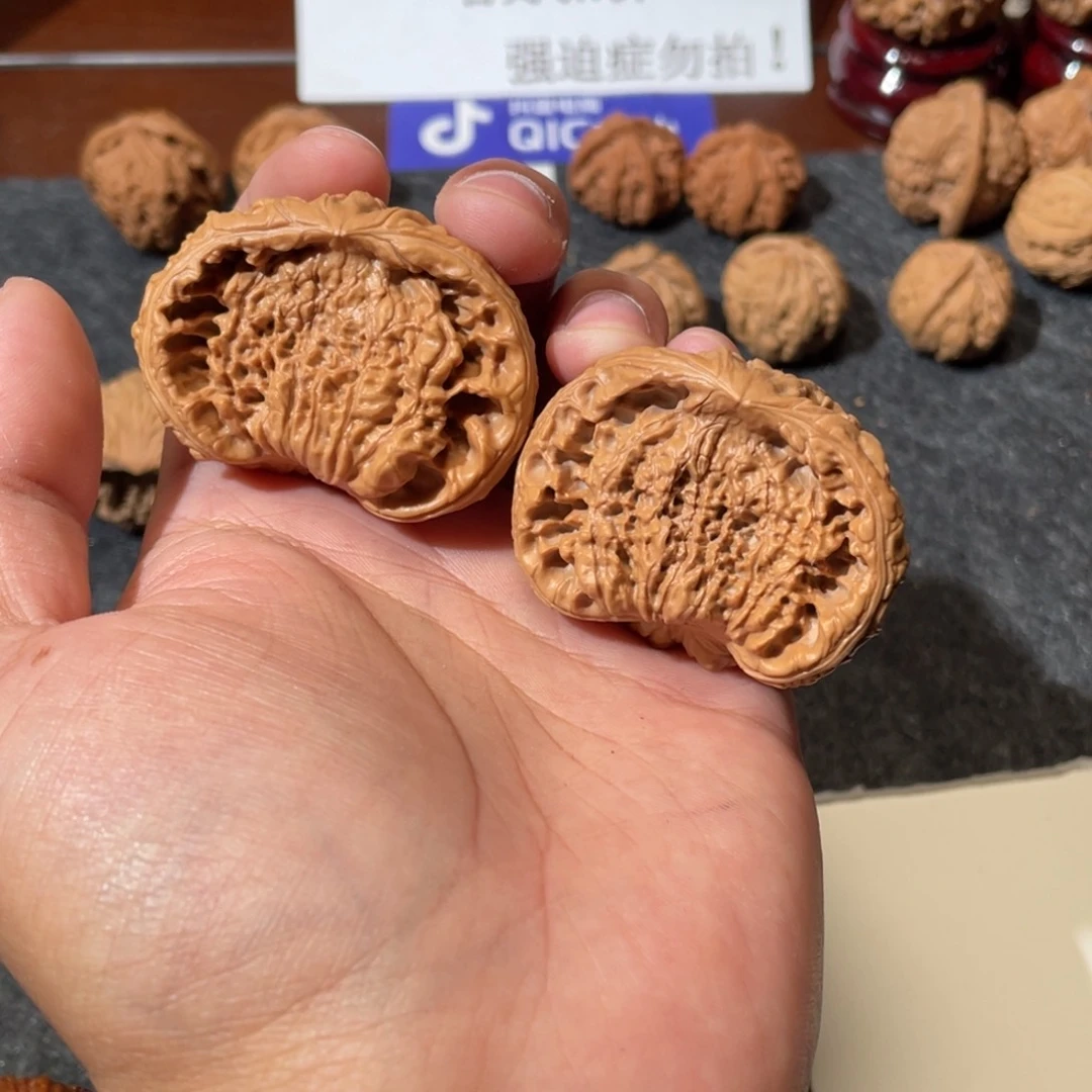 文玩核桃把件鲨*文玩核桃吊坠麻核桃蛇头聚宝盆