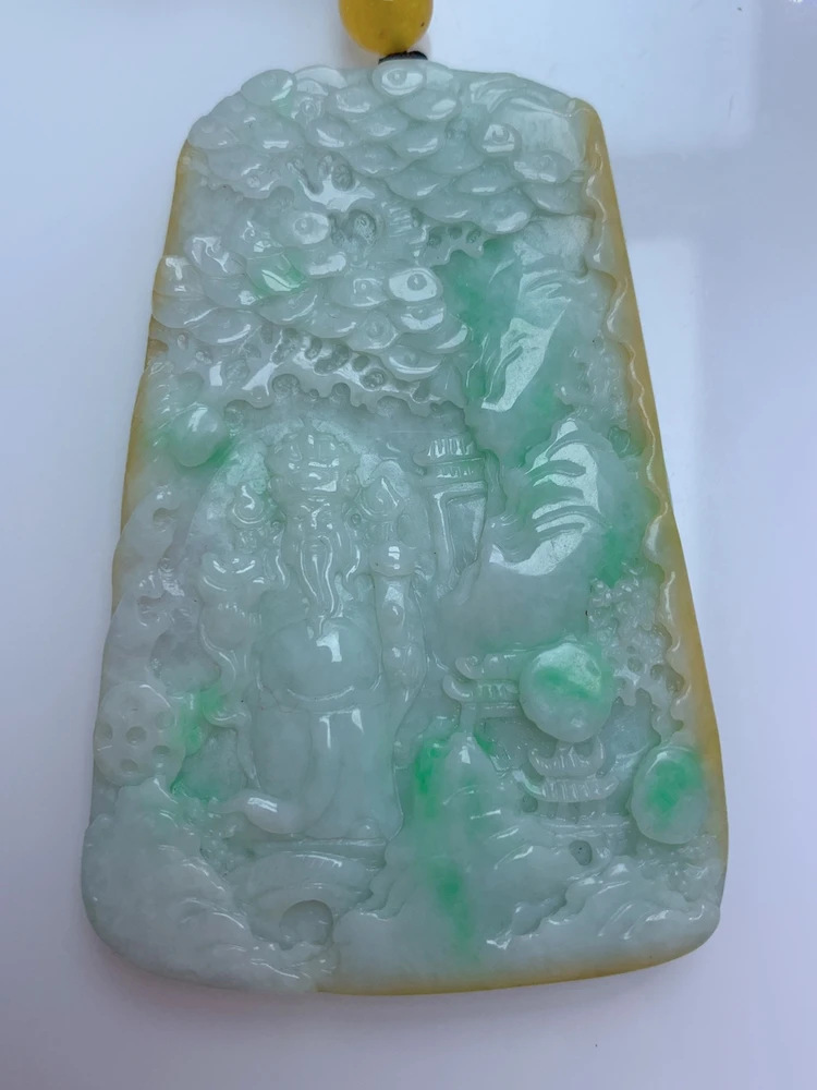翡翠黄加绿山水财爷吊坠一件