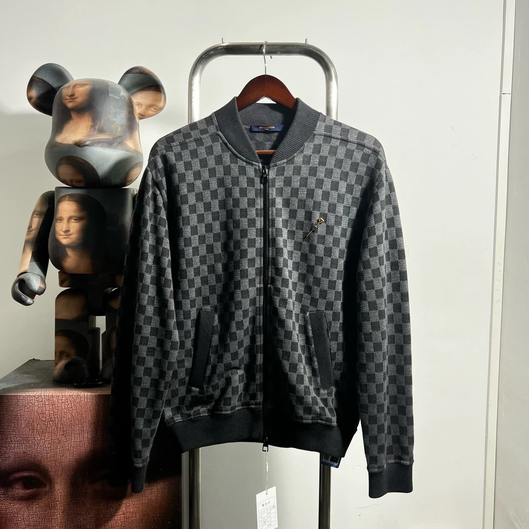 99新 LouisVuitton/路易威登 别针棋盘格外套尺码：S胸围56衣长68