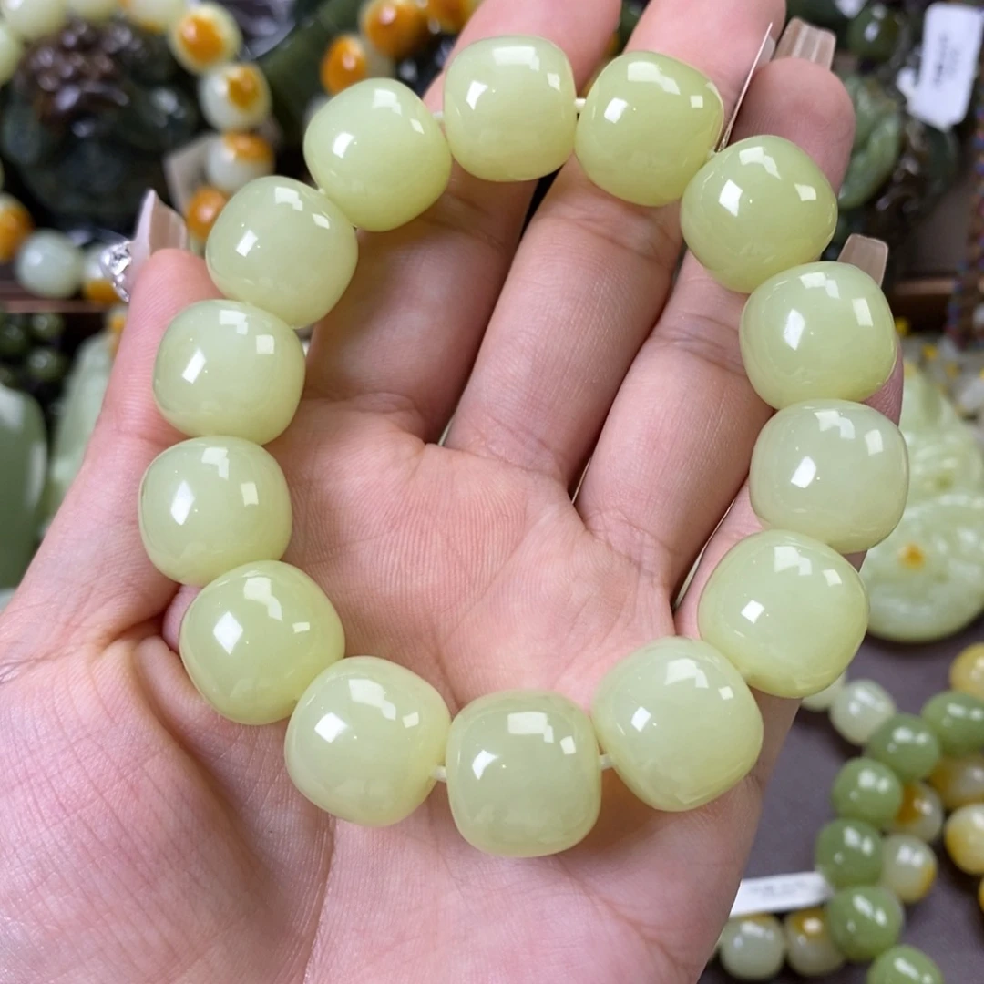 手串未镶嵌透闪石质玉知*命