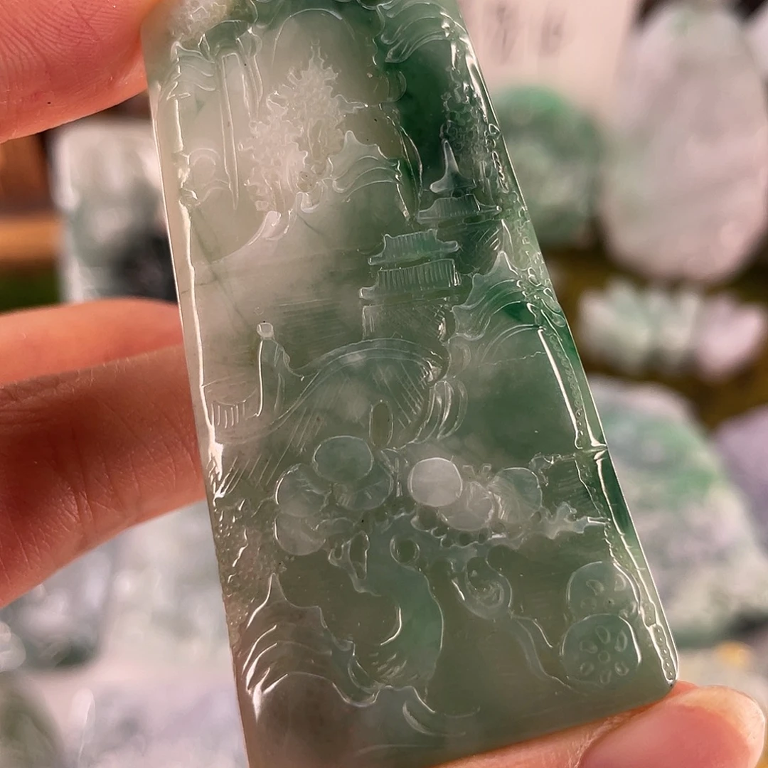 颈饰未镶嵌翡翠山水牌
