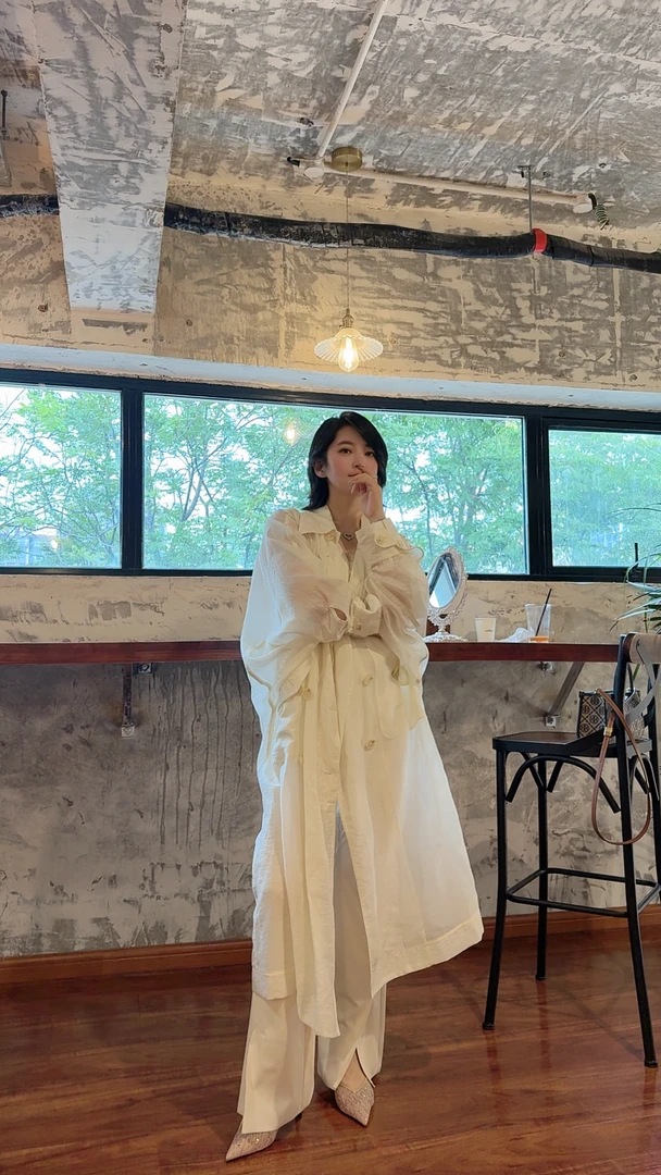 《幻境探戈》2025S/S气质白色柏林假日风衣“柏林往事系列”女士1533