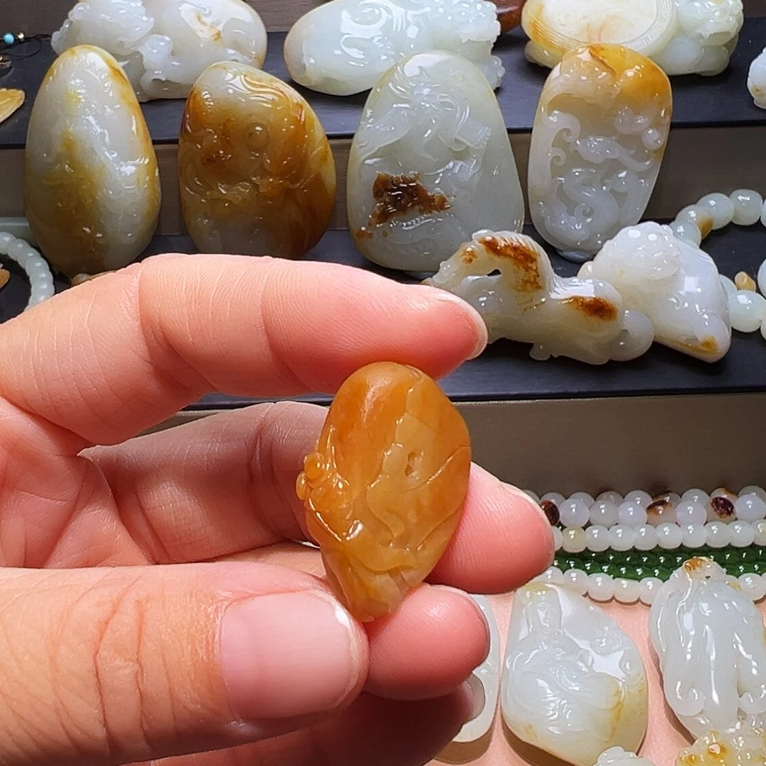 和田玉未镶嵌颈饰