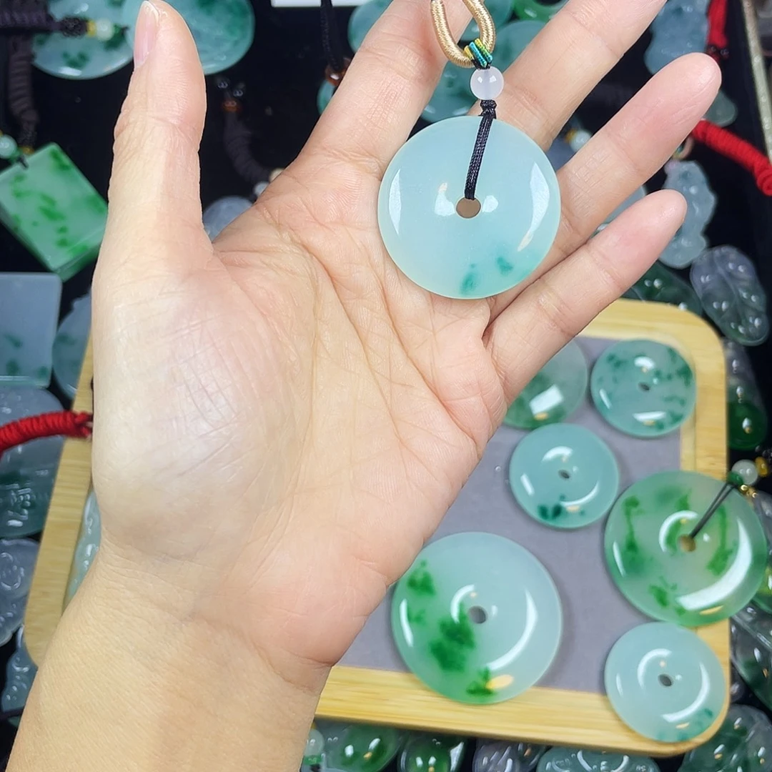 快***生翡翠未镶嵌颈饰吊坠