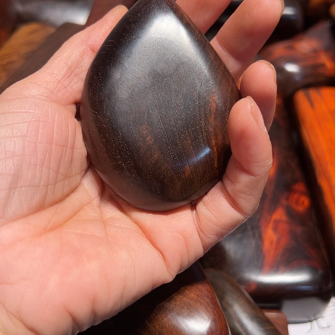 微凹黄檀（南美大红酸枝）吴*